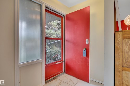5331 105 Street Nw, Edmonton, AB - Indoor Photo Showing Other Room