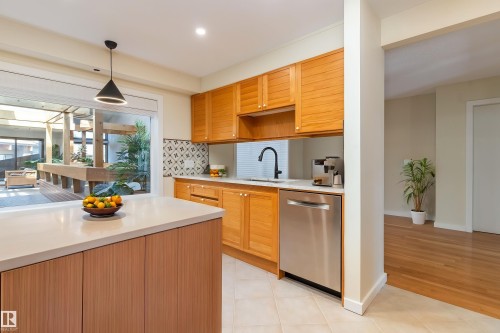 #7 14824 45 Av Nw, Edmonton, AB - Indoor Photo Showing Kitchen