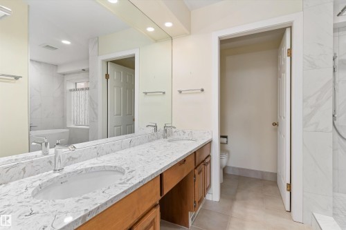#7 14824 45 Av Nw, Edmonton, AB - Indoor Photo Showing Bathroom
