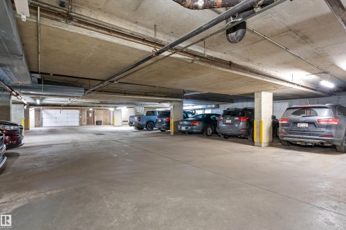 #7 14824 45 Av Nw, Edmonton, AB - Indoor Photo Showing Garage