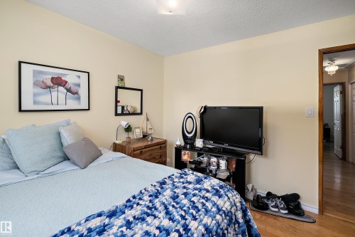 5507 51 Street, Leduc, AB - Indoor Photo Showing Bedroom