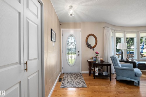 5507 51 Street, Leduc, AB - Indoor