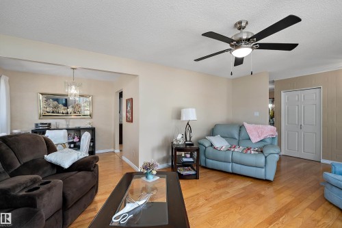5507 51 Street, Leduc, AB - Indoor Photo Showing Living Room