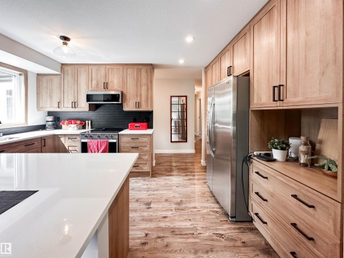 37 Ash Crescent, St. Albert, AB - Indoor Photo Showing Kitchen