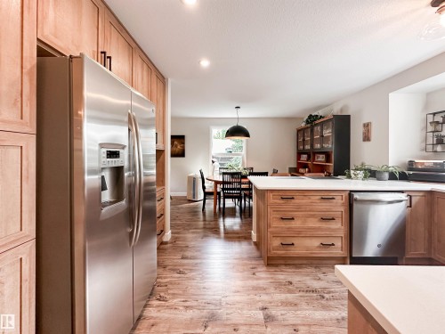 37 Ash Crescent, St. Albert, AB - Indoor Photo Showing Kitchen