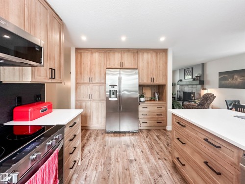 37 Ash Crescent, St. Albert, AB - Indoor Photo Showing Kitchen