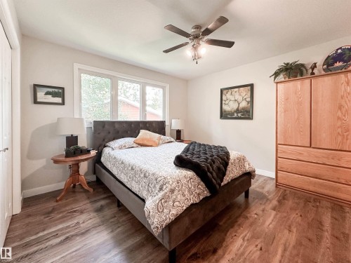 37 Ash Crescent, St. Albert, AB - Indoor Photo Showing Bedroom