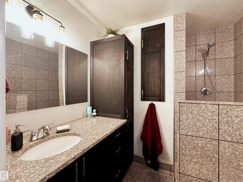 37 Ash Crescent, St. Albert, AB - Indoor Photo Showing Bathroom