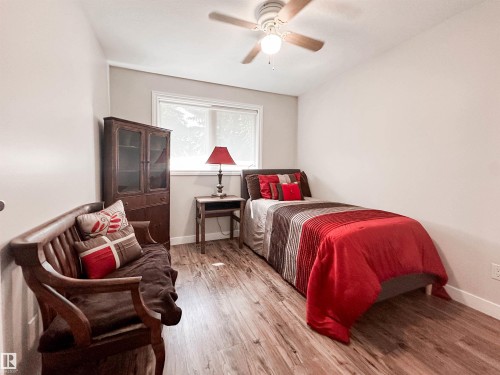 37 Ash Crescent, St. Albert, AB - Indoor Photo Showing Bedroom