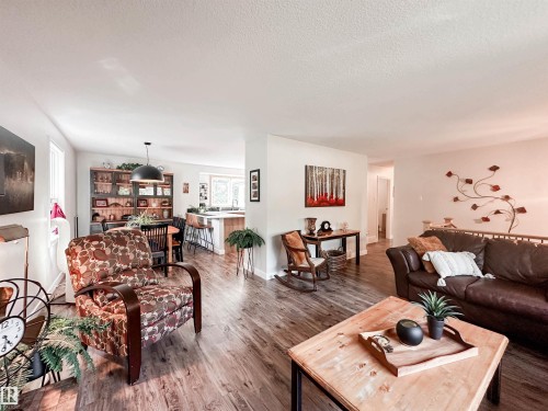37 Ash Crescent, St. Albert, AB - Indoor Photo Showing Living Room