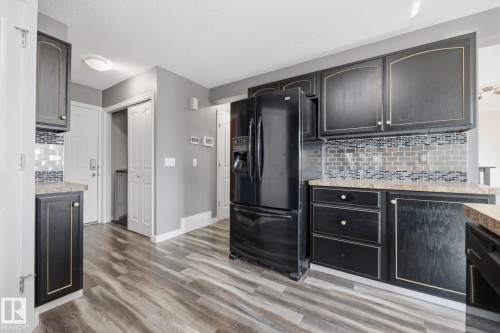 73 Dalquist Bay, Leduc, AB - Indoor Photo Showing Kitchen