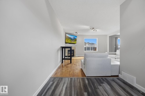 73 Dalquist Bay, Leduc, AB - Indoor