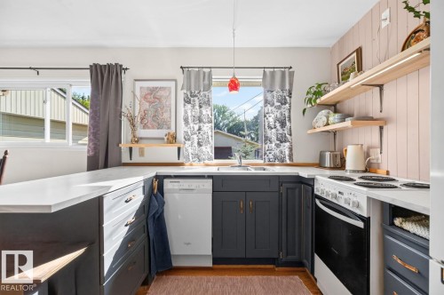 9603 79 Street Nw, Edmonton, AB - Indoor Photo Showing Kitchen