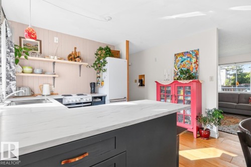 9603 79 Street Nw, Edmonton, AB - Indoor