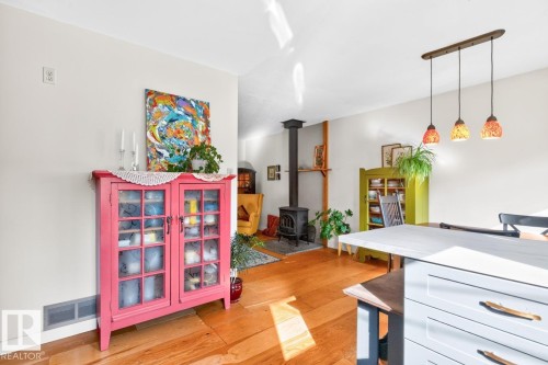 9603 79 Street Nw, Edmonton, AB - Indoor Photo Showing Other Room