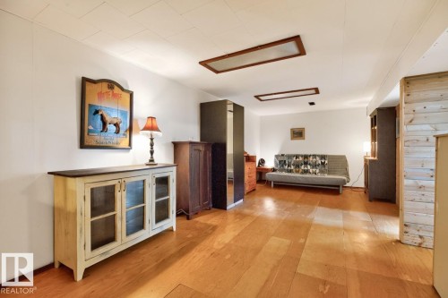 9603 79 Street Nw, Edmonton, AB - Indoor