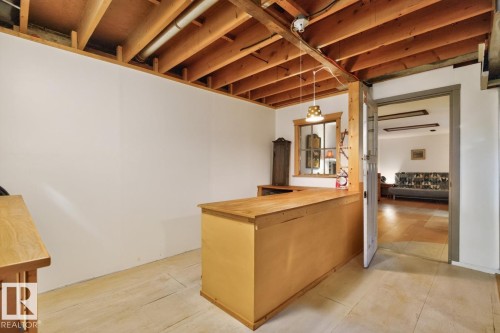 9603 79 Street Nw, Edmonton, AB - Indoor