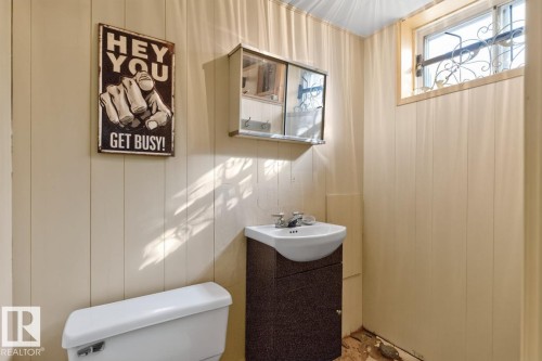 9603 79 Street Nw, Edmonton, AB - Indoor Photo Showing Bathroom
