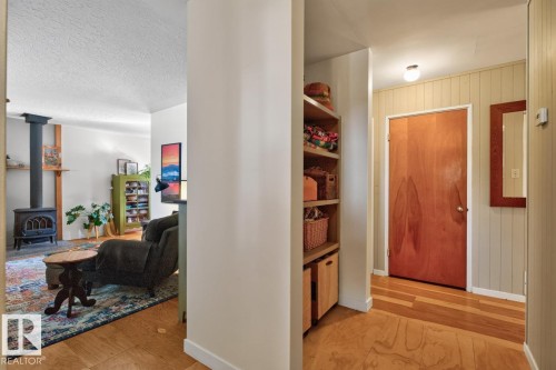 9603 79 Street Nw, Edmonton, AB - Indoor