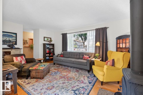 9603 79 Street Nw, Edmonton, AB - Indoor Photo Showing Living Room