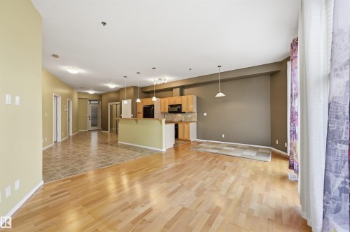 #248 4827 104A St Nw, Edmonton, AB - Indoor Photo Showing Kitchen