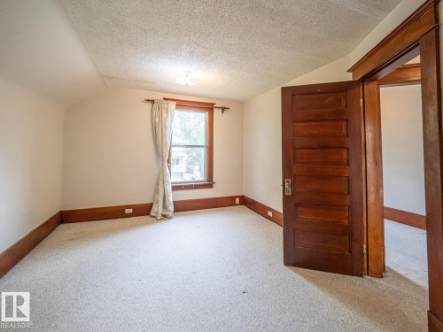 11005 80 Avenue Nw, Edmonton, AB - Indoor Photo Showing Other Room