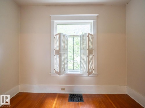 11005 80 Avenue Nw, Edmonton, AB - Indoor Photo Showing Other Room