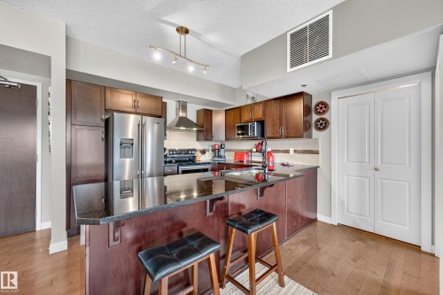 #115 35 Sturgeon Rd, St. Albert, AB - Indoor Photo Showing Kitchen With Stainless Steel Kitchen