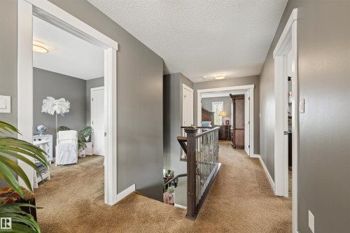 1457 Wates Link Sw, Edmonton, AB - Indoor Photo Showing Other Room
