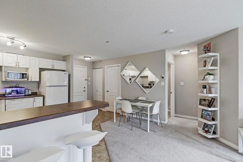 #203 111 Edwards Dr Sw, Edmonton, AB - Indoor Photo Showing Kitchen