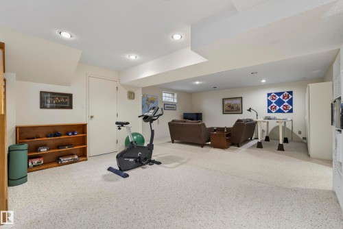 10623 67 Street Nw, Edmonton, AB - Indoor