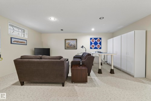 10623 67 Street Nw, Edmonton, AB - Indoor