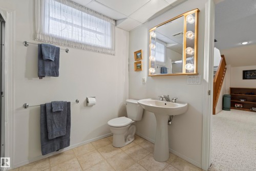 10623 67 Street Nw, Edmonton, AB - Indoor Photo Showing Bathroom