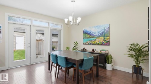 9847 92 Avenue Nw, Edmonton, AB - Indoor Photo Showing Dining Room