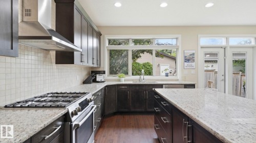 9847 92 Avenue Nw, Edmonton, AB - Indoor Photo Showing Kitchen With Upgraded Kitchen