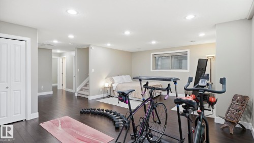 9847 92 Avenue Nw, Edmonton, AB - Indoor Photo Showing Other Room