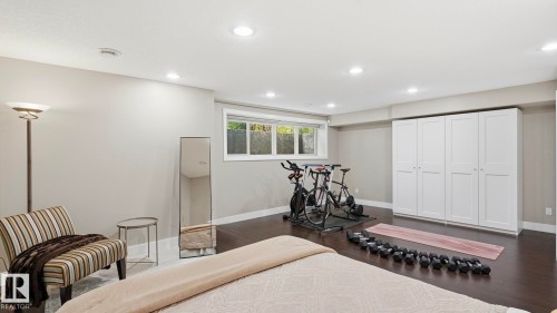 9847 92 Avenue Nw, Edmonton, AB - Indoor