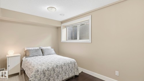 9847 92 Avenue Nw, Edmonton, AB - Indoor Photo Showing Bedroom