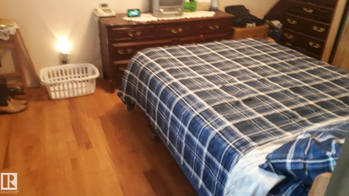9940 110 Street, Westlock, AB - Indoor Photo Showing Bedroom