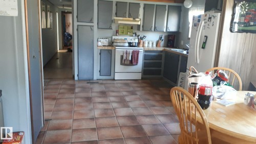 9940 110 Street, Westlock, AB - Indoor Photo Showing Kitchen