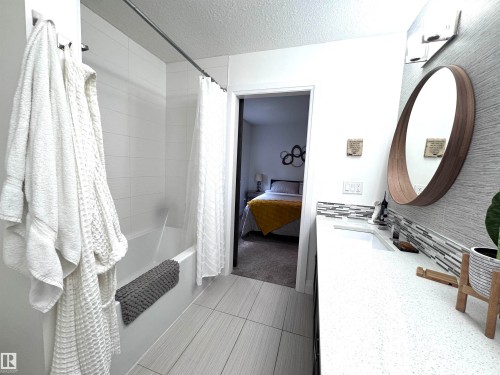 7004 97 Street Nw, Edmonton, AB - Indoor Photo Showing Bathroom