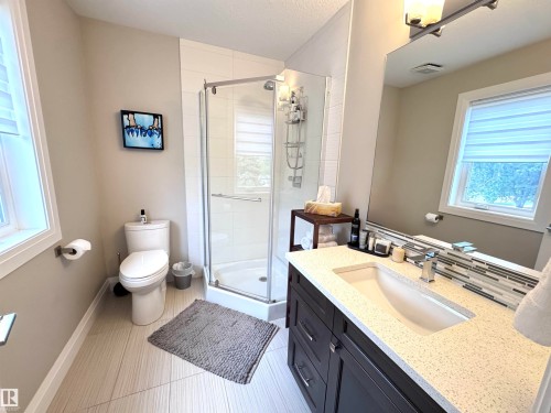 7004 97 Street Nw, Edmonton, AB - Indoor Photo Showing Bathroom
