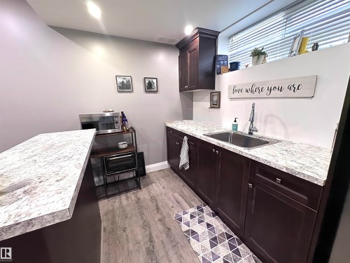 7004 97 Street Nw, Edmonton, AB - Indoor Photo Showing Kitchen