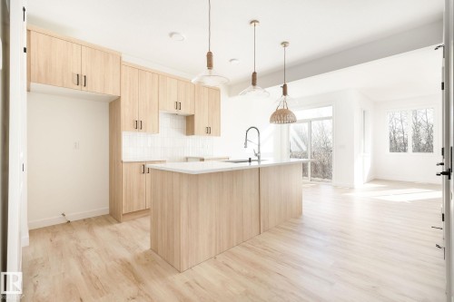 61 Cheval Close, Sherwood Park, AB - Indoor Photo Showing Kitchen With Upgraded Kitchen