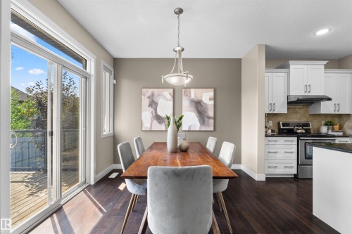 843 Armitage Wynd Sw, Edmonton, AB - Indoor Photo Showing Dining Room