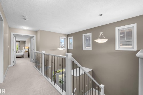 843 Armitage Wynd Sw, Edmonton, AB - Indoor Photo Showing Other Room