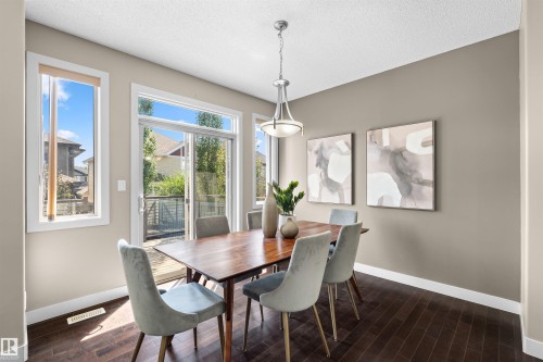 843 Armitage Wynd Sw, Edmonton, AB - Indoor Photo Showing Dining Room