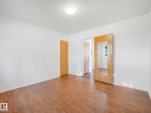 6112 105A Street Nw, Edmonton, AB - Indoor Photo Showing Other Room