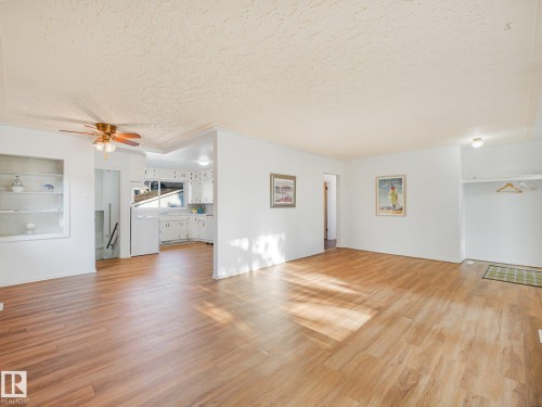 6112 105A Street Nw, Edmonton, AB - Indoor