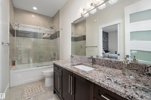 3644 Westcliff Way Sw, Edmonton, AB - Indoor Photo Showing Bathroom